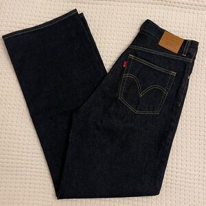 Levi’s Premium High Loose Wide Leg Jeans – Dark Wash – Size 28